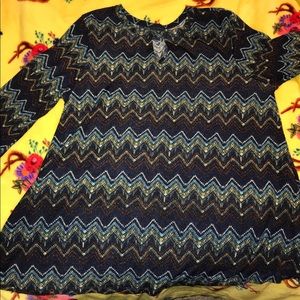 3/4 sleeve zig zag shirt. Size 2X